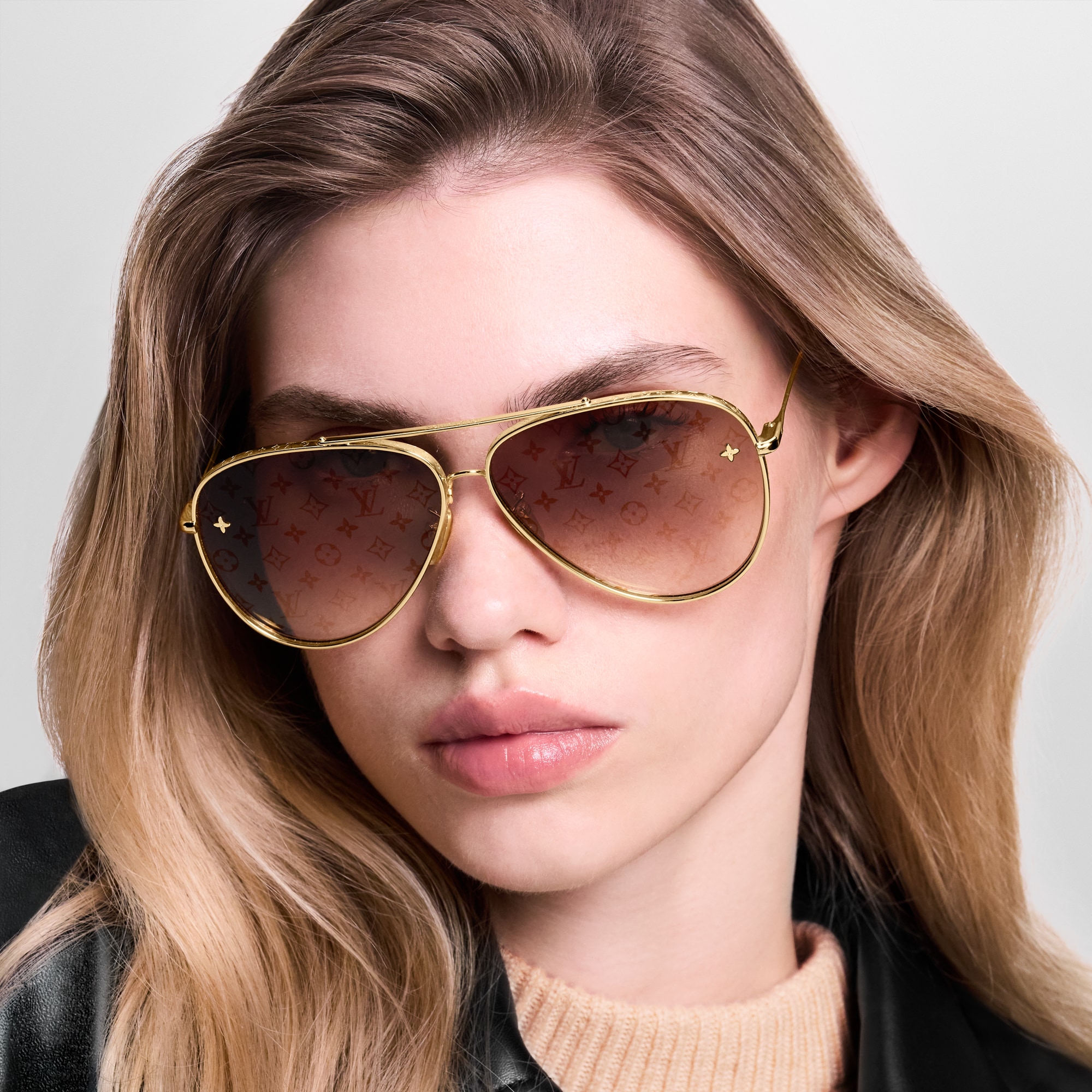 The LV Pilot Sunglasses - Luxury S00 Gold | LOUIS VUITTON